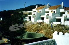 009_The_houses__pool_going_up