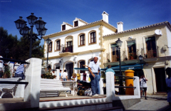 016_Town_Square_during_filming