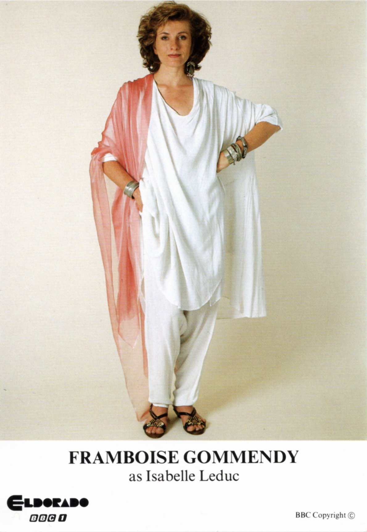 Isabelle Leduc is played by Framboise Gommendy