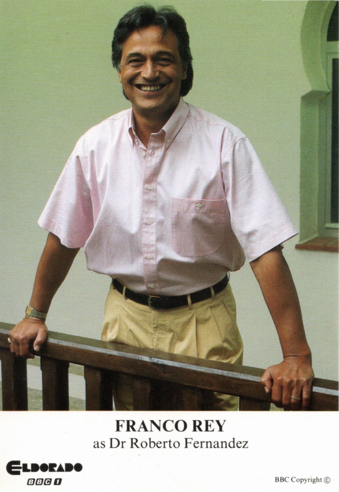 Roberto Fernandez is played by Franco Rey